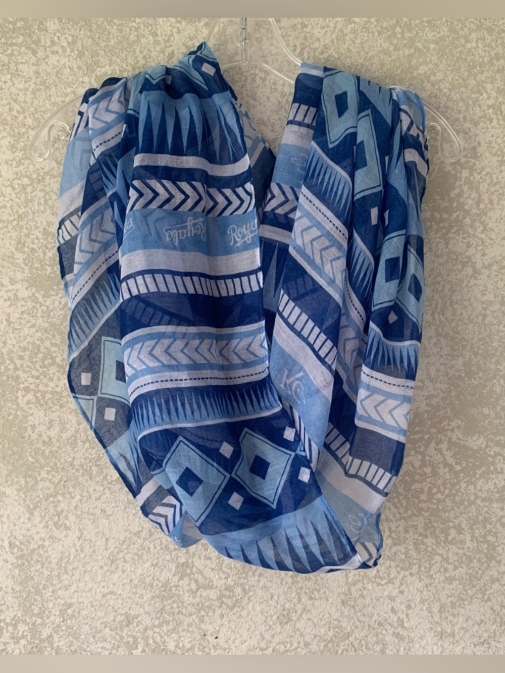 KC Royals Lightweightā Blue & White Infinity Scarf OS Baseball Fan Gift